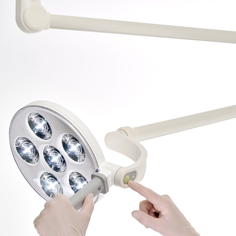 LED-Behandlungsleuchte TRIANGO Fokus 60-1 C Deckenmodell